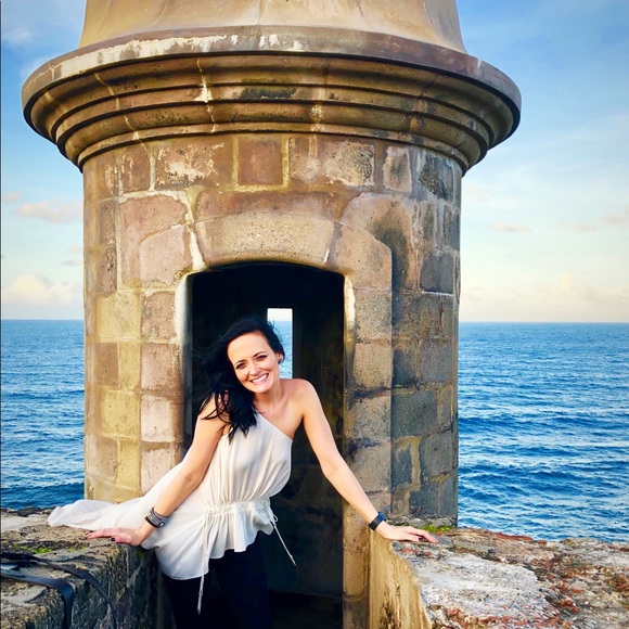 Meet your Posher, Hannah - Picture 2 of 4